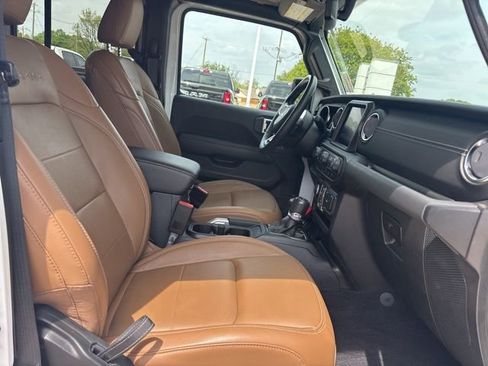 Used 2021 Jeep Wrangler Unlimited Sahara w/ Cold Weather Group image 11