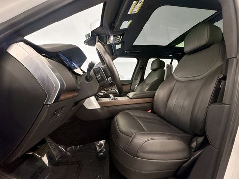 Certified 2023 Land Rover Range Rover SE image 20