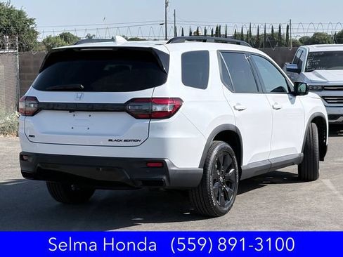 New 2026 Honda Pilot Black Edition image 4