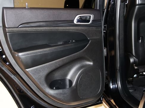 Used 2019 Jeep Grand Cherokee Altitude AWD/4WD image 52