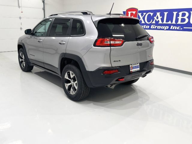 Used 2015 Jeep Cherokee Trailhawk w/ Comfort/Convenience Group AWD/4WD image 6