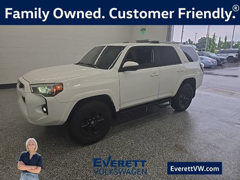 Used 2024 Toyota 4Runner SR5 AWD/4WD image 1