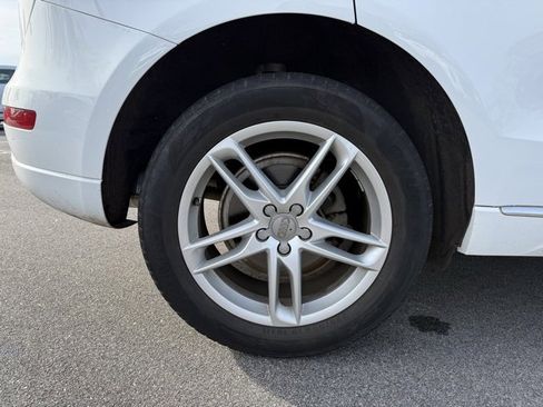 Used 2017 Audi Q5 2.0T Premium Plus w/ Technology Package image 12