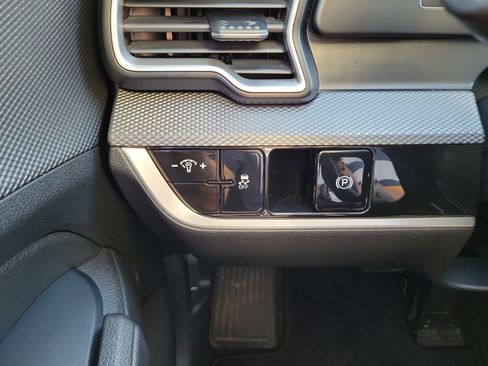 Used 2023 Kia Sportage LX FWD image 24
