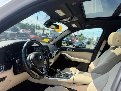 Used 2019 BMW X5 xDrive40i w/ Convenience Package AWD/4WD image 14