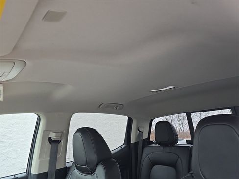 Used 2018 GMC Canyon SLT w/ Driver Alert Package image 19