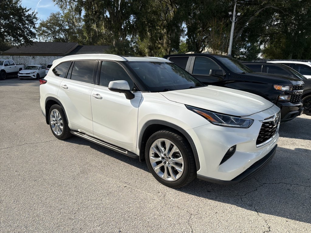 Used 2021 Toyota Highlander Limited AWD/4WD image 1