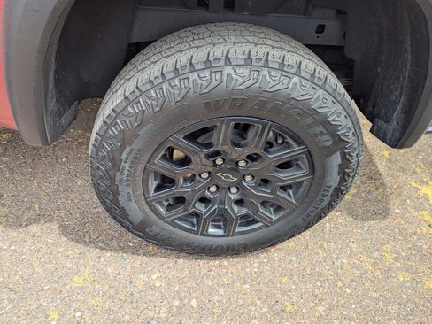 Used 2024 Chevrolet Colorado Trail Boss w/ Technology Package image 15