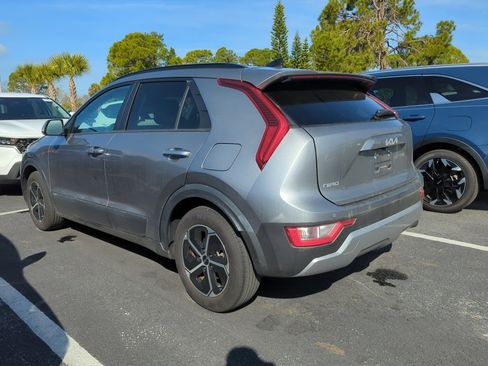 Certified 2023 Kia Niro EX image 8
