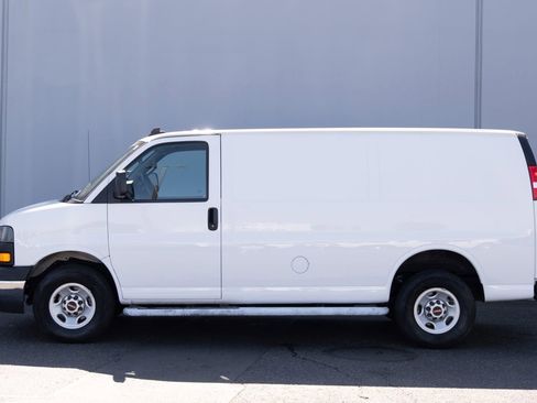 Used 2023 GMC Savana 2500 w/ Driver Convenience Package image 19