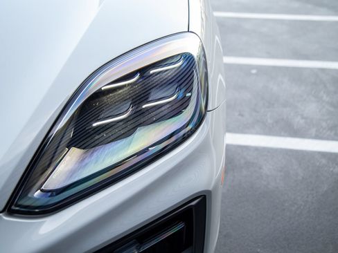 Certified 2026 Porsche Cayenne AWD/4WD image 7