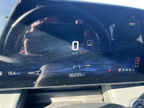 Used 2025 Chevrolet Equinox LT w/ Convenience Package II image 16