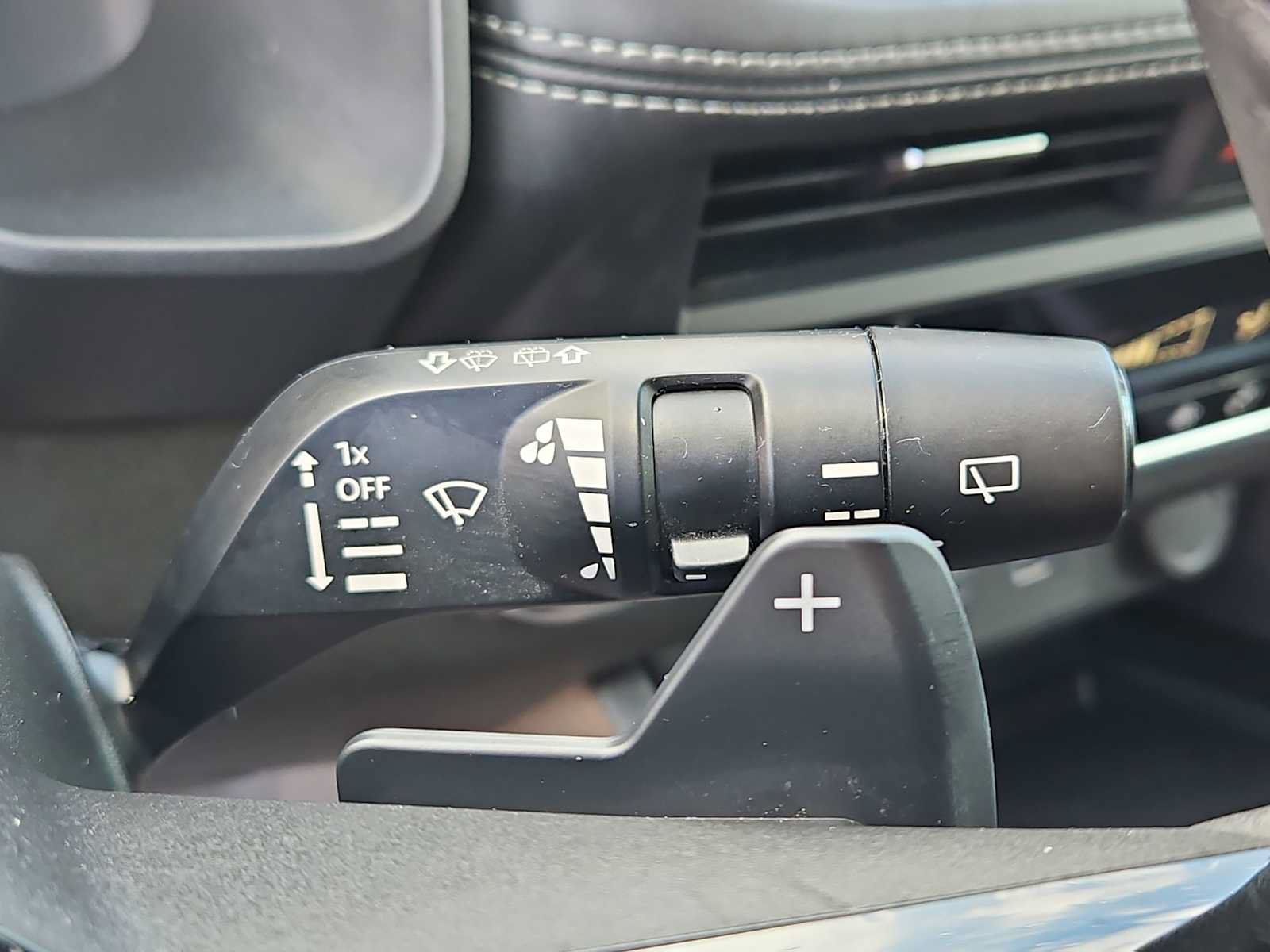 Used 2023 Nissan Rogue SV w/ SV Premium B Package FWD image 25