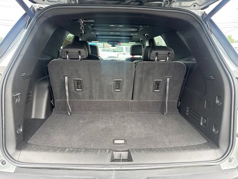 Used 2023 Chevrolet Traverse LT w/ LT Premium Package AWD/4WD image 18