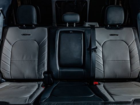 Used 2022 Ford F450 Limited w/ FX4 Off-Road Package image 27