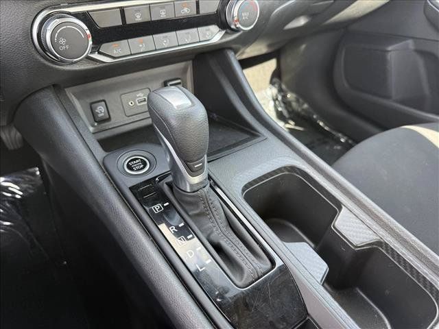 Used 2025 Nissan Sentra S FWD image 16