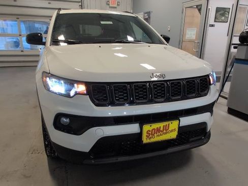New 2026 Jeep Compass Latitude image 30