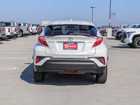 Used 2019 Toyota C-HR Limited FWD image 7