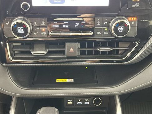 Used 2023 Toyota Highlander XSE AWD/4WD image 15
