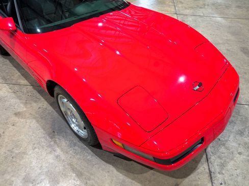 Used 1994 Chevrolet Corvette Coupe RWD image 18