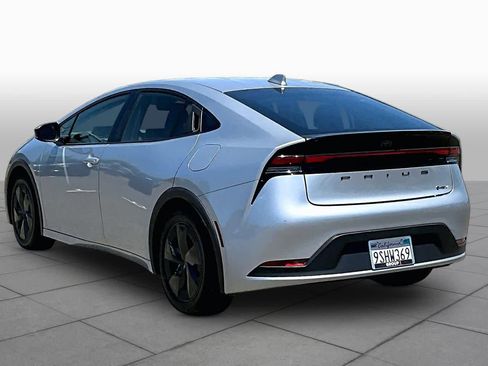 Used 2025 Toyota Prius LE FWD image 11