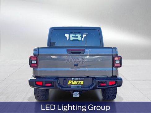 Used 2021 Jeep Gladiator Rubicon AWD/4WD image 5