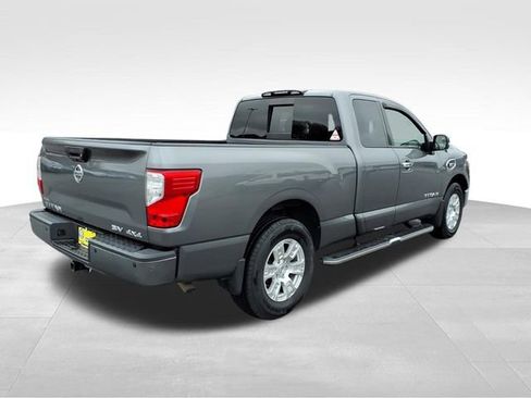 Used 2017 Nissan Titan SV image 7