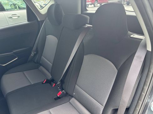 Used 2025 Kia Soul LX w/ LX Technology Package FWD image 28