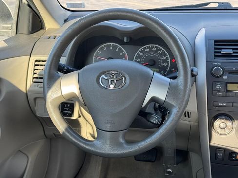 Used 2010 Toyota Corolla LE image 11