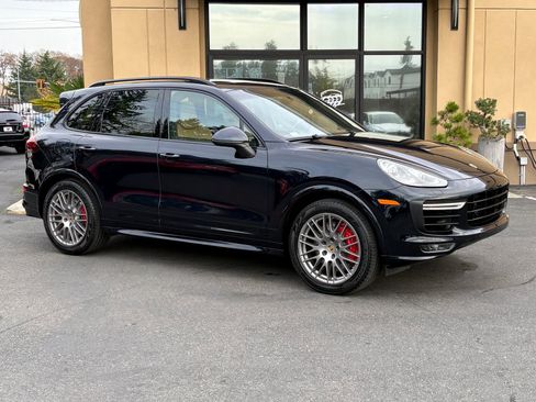 Used 2016 Porsche Cayenne GTS image 1