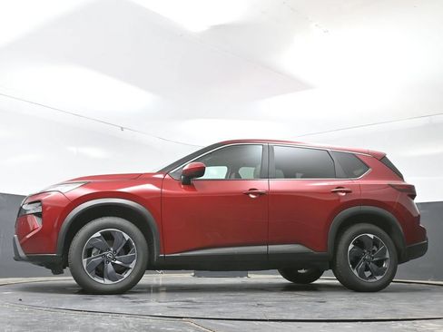 Used 2025 Nissan Rogue SV FWD image 28