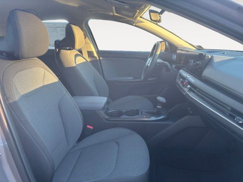 New 2025 Kia K4 LXS image 15