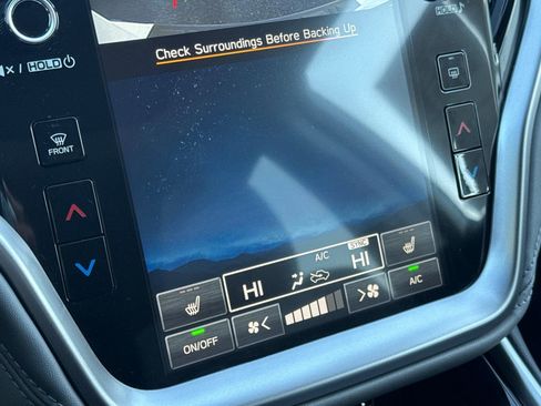 Used 2025 Subaru Outback Premium image 24