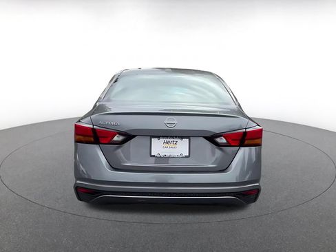 Used 2025 Nissan Altima 2.5 SV FWD image 12