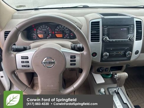 Used 2015 Nissan Frontier SV image 11