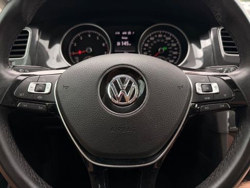 Used 2019 Volkswagen Golf SE FWD image 11