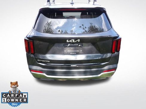 Used 2024 Kia Sorento S w/ Panoramic Sunroof Package FWD image 14