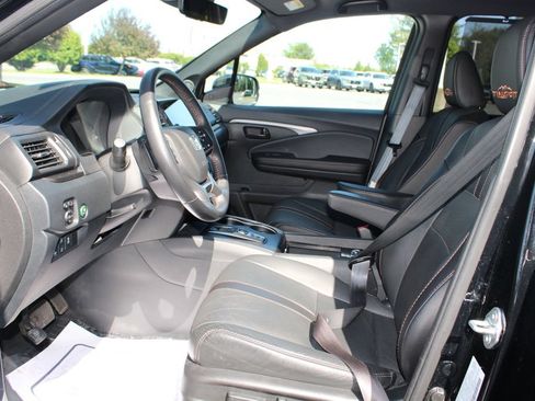 Used 2023 Honda Passport TrailSport image 11