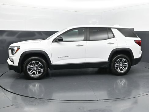 Used 2025 GMC Terrain Elevation AWD/4WD image 2