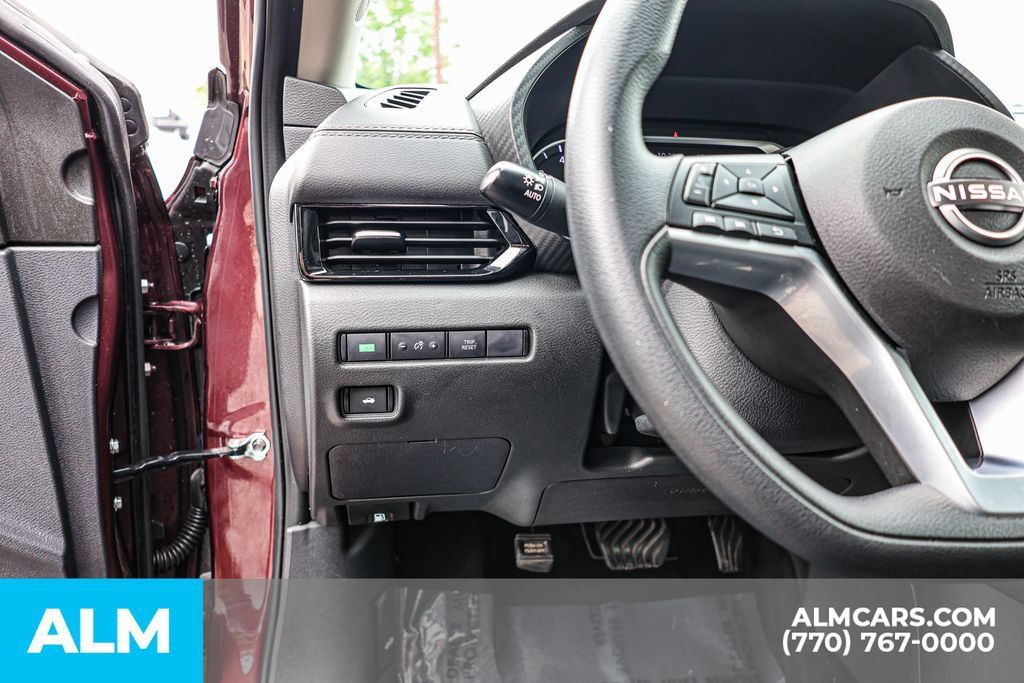 Used 2024 Nissan Sentra SV FWD image 23