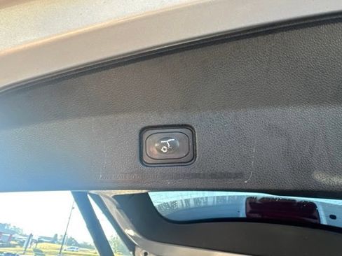Used 2019 Ford Explorer XLT w/ Equipment Group 201A AWD/4WD image 11