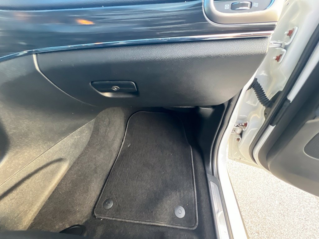 Certified 2020 Jeep Grand Cherokee Limited RWD image 24