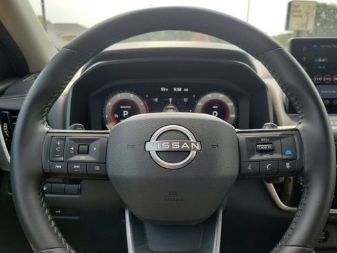 Used 2026 Nissan Rogue SL FWD image 16