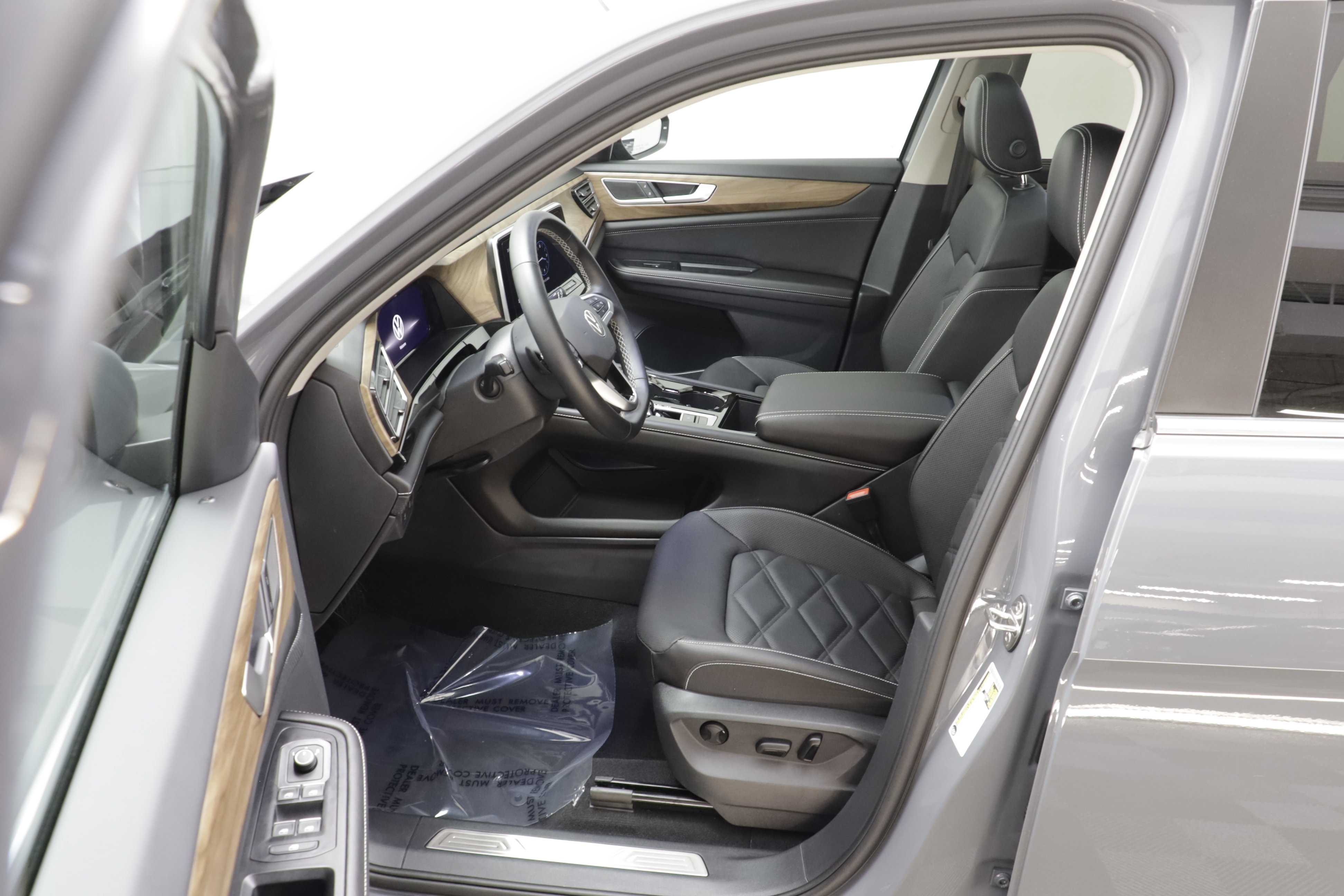 Certified 2026 Volkswagen Atlas SE w/ Panoramic Sunroof Package AWD/4WD image 6