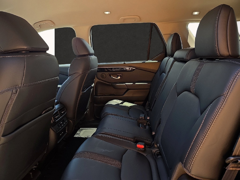Used 2025 Honda Pilot EX-L image 10