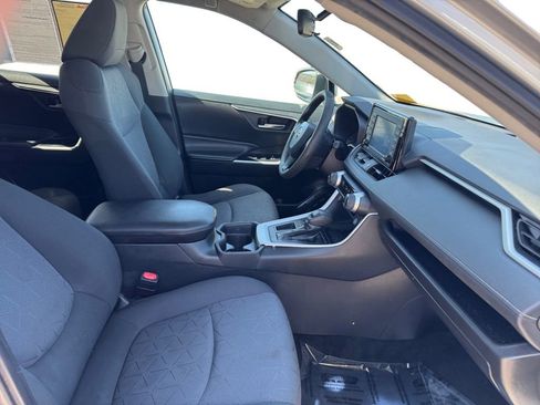 Used 2021 Toyota RAV4 XLE FWD image 15