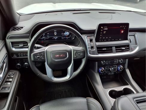 Used 2022 GMC Yukon SLT w/ SLT Premium Package AWD/4WD image 7