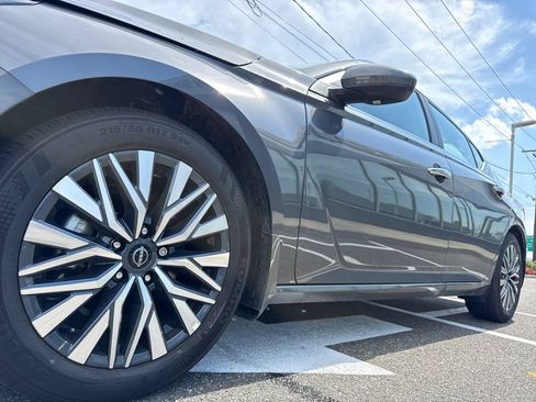 Certified 2025 Nissan Altima 2.5 SV w/ SV Premium Package FWD image 10