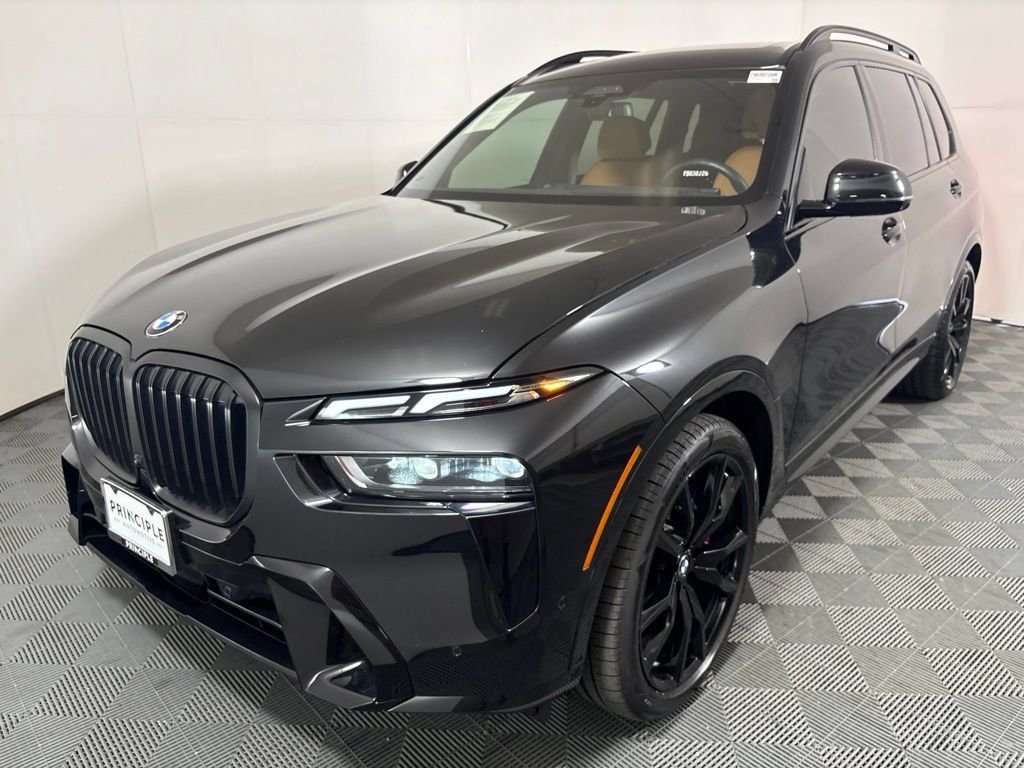 Certified 2026 BMW X7 xDrive40i w/ M Sport Package AWD/4WD image 2