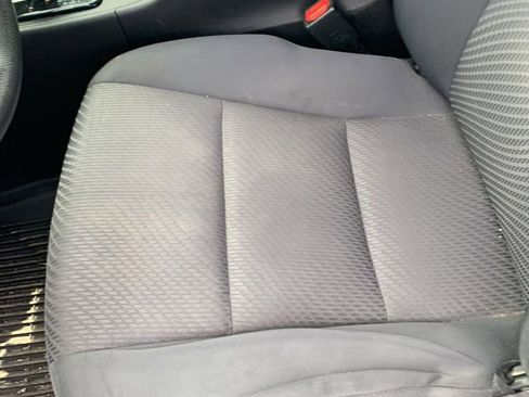 Used 2019 Toyota Highlander LE FWD image 18